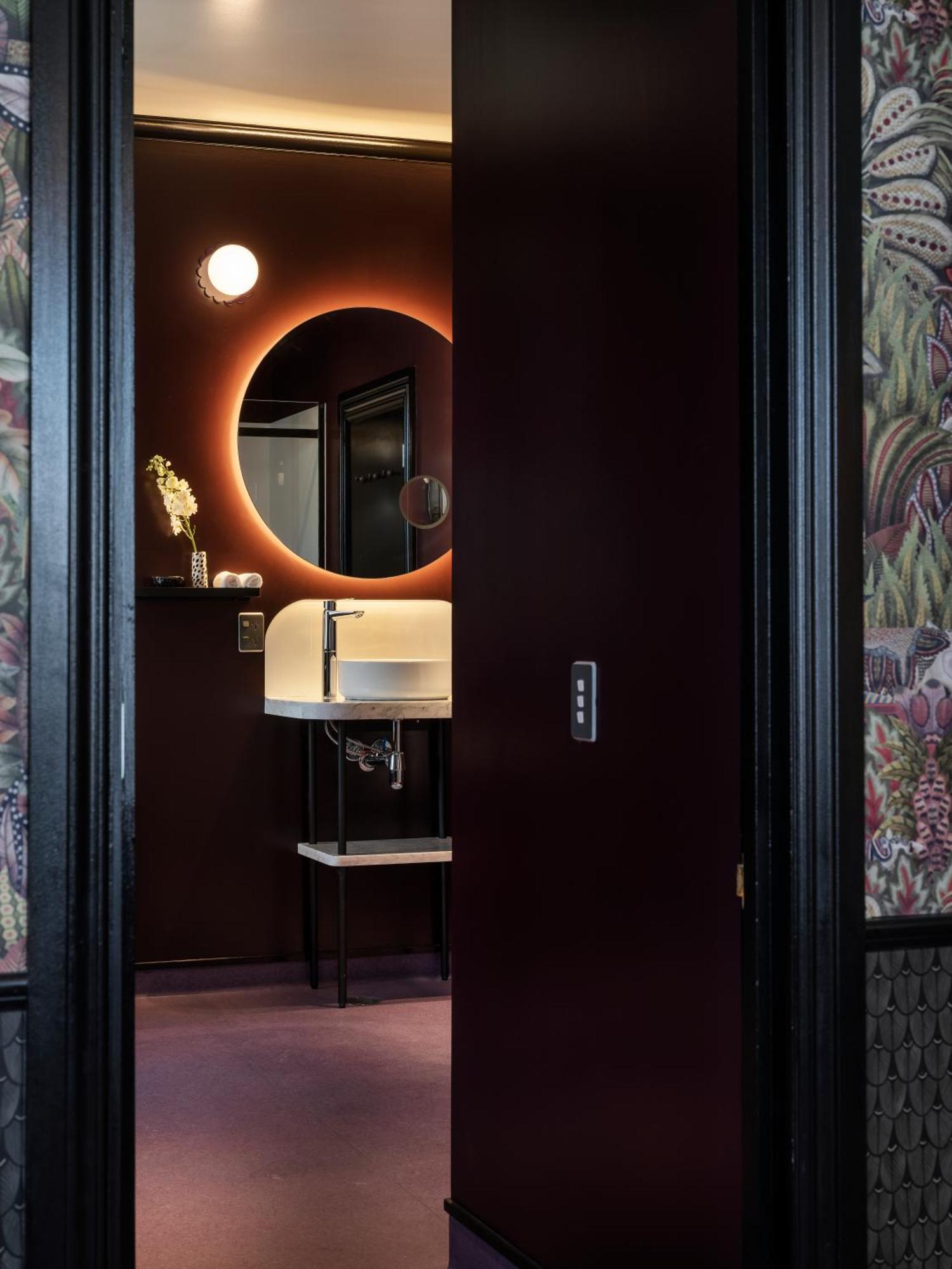 Naumi Studio Wellington Room photo